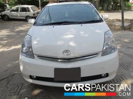2012, White Toyota Prius (Petrol ) For Sale, Lahore, By: Shahrukh/Hassan  (Private Seller)